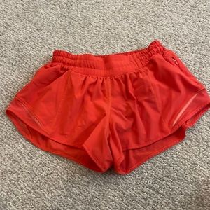 coronation red 2.5 inch lululemon shorts